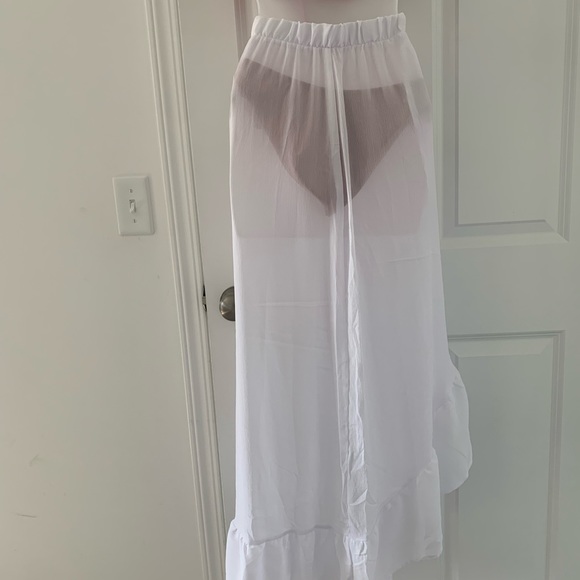 Cover up - Picture 4 of 6